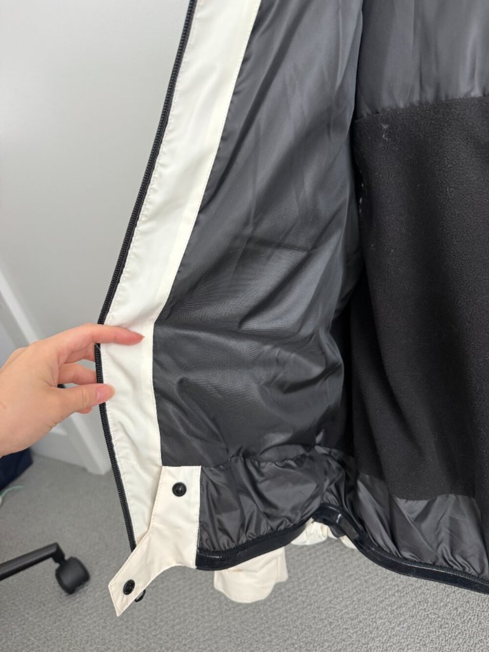 Helly Hansen Nora Short Puffy Ski Jacket - Cream - Picture 6 of 11